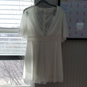 Elegant White V-Neck Dress